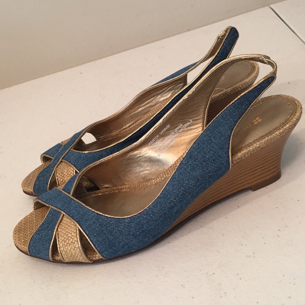 Naturalizer Blue and Gold Slingback Sandals 9.5 Wide - Picture 2 of 9